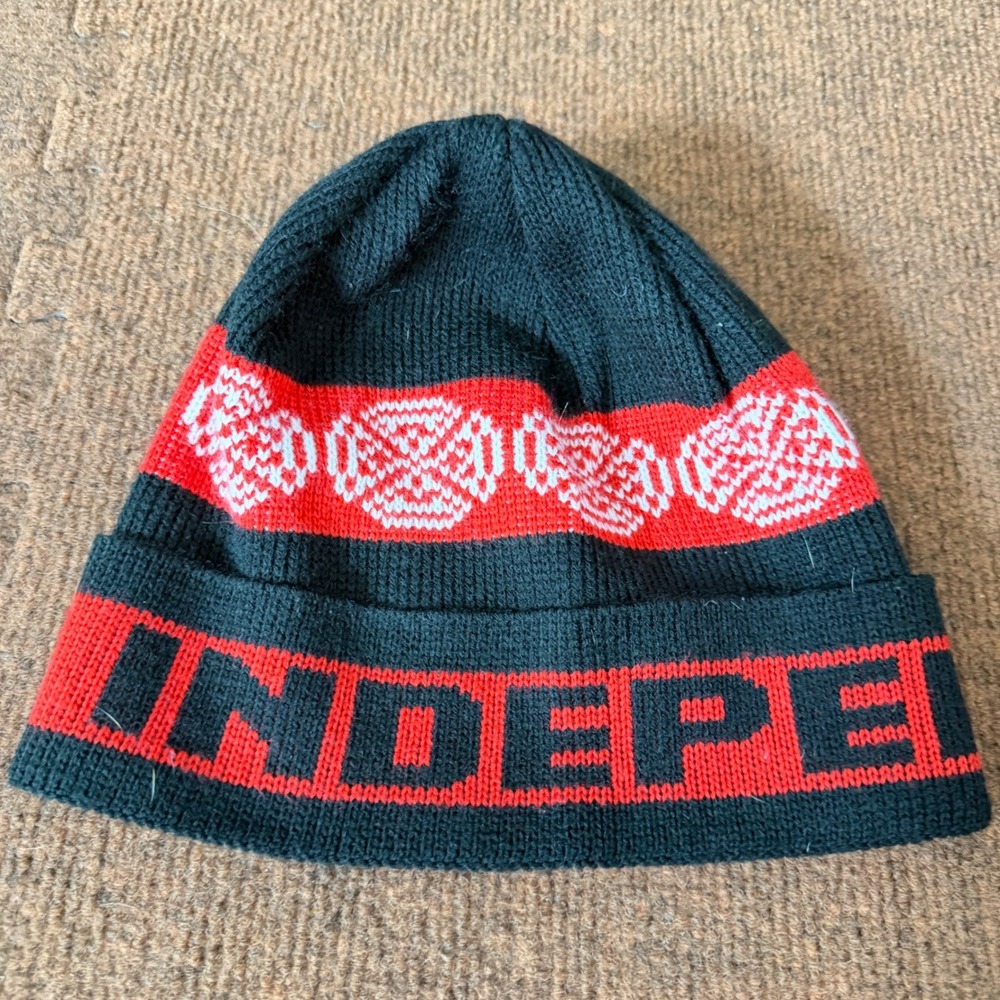 Independent Truck Co Beanie Black Red Knit Cuffed Skate Logo Hat skateboard bmx